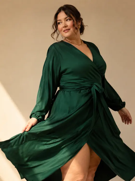Robe portefeuille verte, coupe fluide